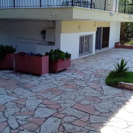 το δροσέρο διαμέρισμα 90τμ . דירה קלמאטה
